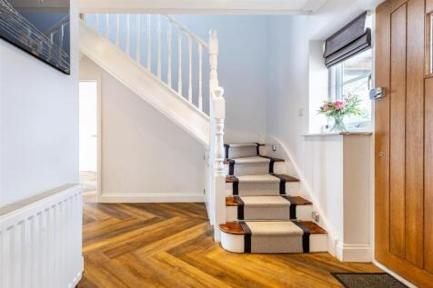 1a, Bumbles Green (8).jpg