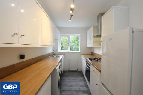 Austral Drive, Hornchurch, RM11 photo 2