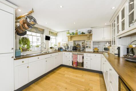 Maidenstone Hill ...