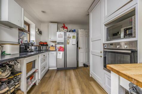 1 Conifer Drive, Hambrook-PorticoMarketing-Nexa-34