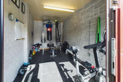 GYM/GARAGE