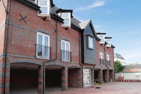 1-bed flat on Sheriff Court, Town Centre, £750/mo
