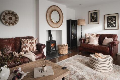 BR-8 lounge zoom out.jpg