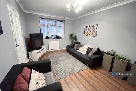 Living Room (2 Of 2)