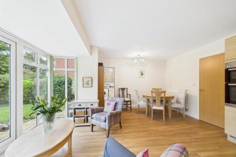 Kitchen/Dinign r#oom