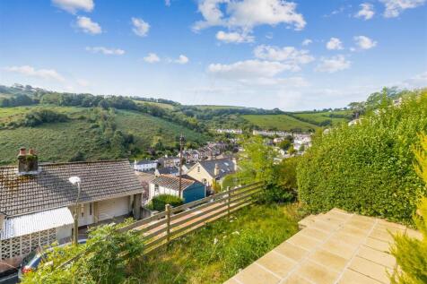 A09 - 16 Fairview Road, Dartmouth - 240821.jpg