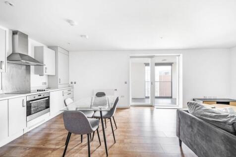 12-22 Pinner Road, Harrow, HA1 photo 4