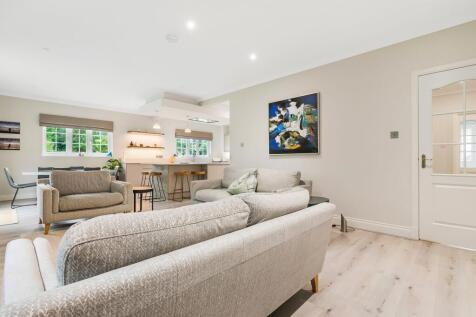 Open-Plan Kitchen/ Living Room