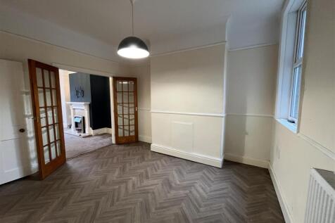 Clare Road, Wyke, Bradford photo 4