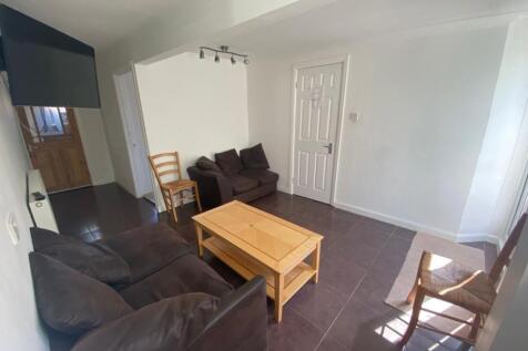 Applegarth Avenue, Guildford, GU2 photo 3