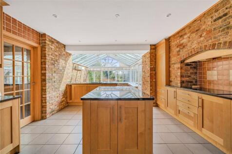 Bacombe Lane, Wendover, Aylesbury, HP22 photo 3