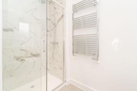 Example en suite
