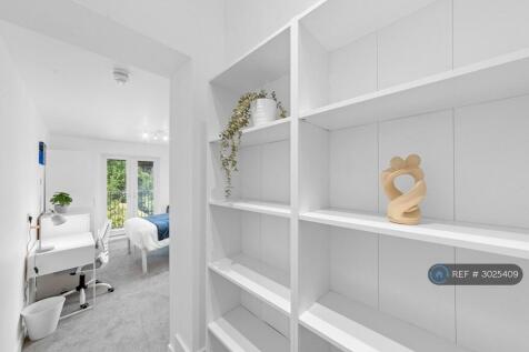 Ensuite Bedroom
