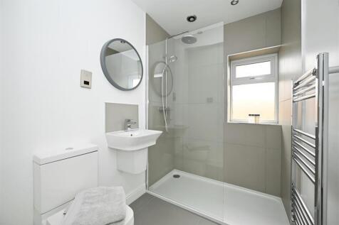 Dressing Area &amp; En-Suite