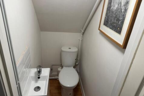 Cloakroom/wc