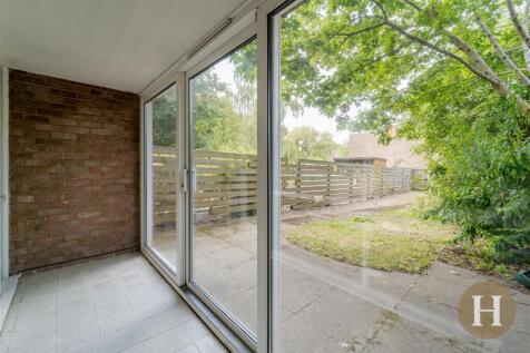 Hadleigh Estate Agents-30.jpg