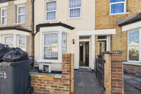 CAM03151G0-PR0042-STILL013