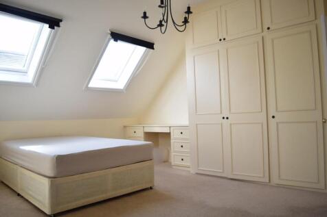 Bedroom 1b.jpg