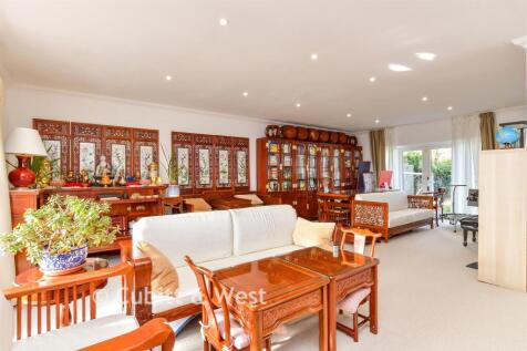 Lounge/ Diner