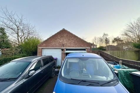 Dbl garage and parking