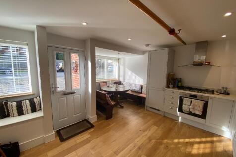 Milton Close, Henley-On-Thames, Oxfordshire, RG9 photo 4
