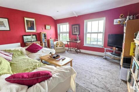 Lounge photo 1.jpg