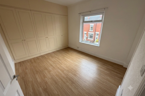 Victoria Street, Farnworth, Bolton, Greater Manchester, BL4 photo 5