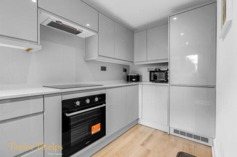 River Meads, Stanstead Abbotts - Email Enquiries Only photo 2