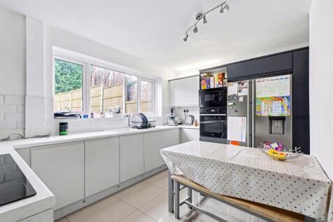 Kitchen_1.jpeg