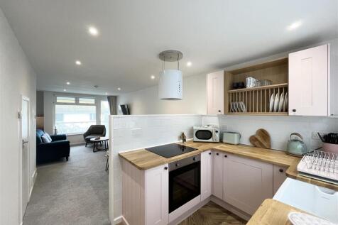 The Orchards, Porth Way, Newquay photo 4