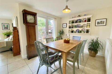 Chatworth lounge 2.jpg