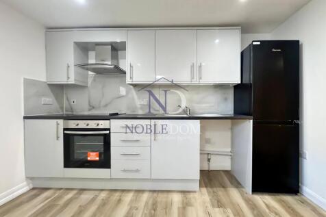 GROUND FLOOR STUDIO FLAT IN HOUNSLOW