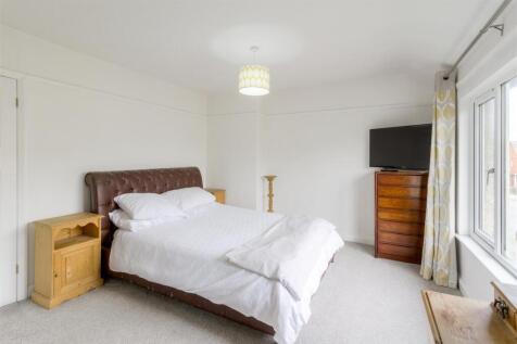 Eastfield Crescent, Finedon, Wellingborough photo 4