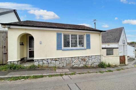Helston, TR13 - property photo
