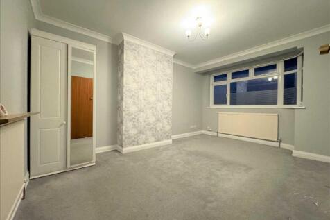 Tudor Drive Romford, Romford photo 3