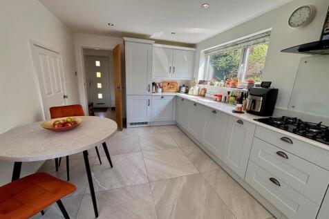 Breakfast Kitchen with Utility