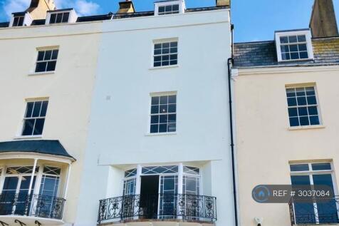 3rd Floor In Beautiful Period Townhouse