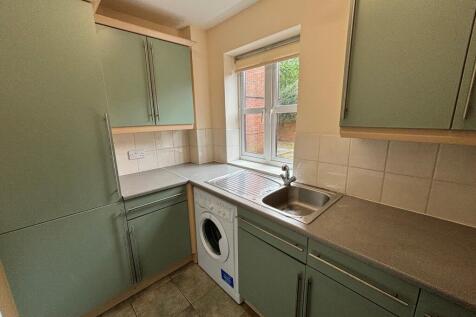 Falkland Mount, Leeds, West Yorkshire, LS17 photo 3