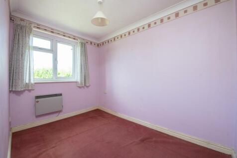 104 Lansdowne Way-14.jpg