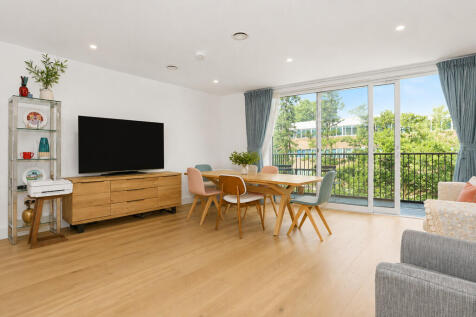Living Area - Ang...