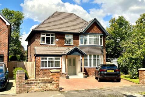 5-bed detached on Ferndale Road, Sale, £3,000/mo