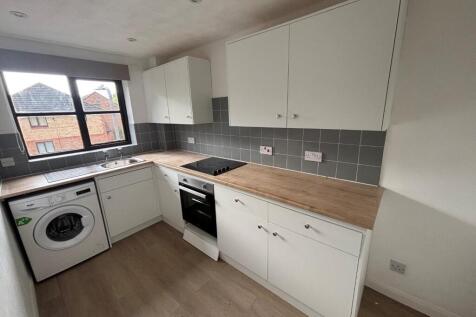 Pennycress Way, Newport Pagnell, MK16 photo 2