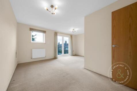 Clive-Hall-Court-06.jpg