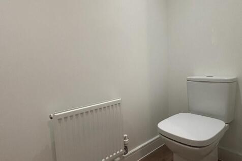 Desmond Crescent, Swindon, Wiltshire, SN25 photo 4