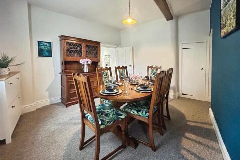 1a440138-2-4781-AABB-54E95E1C94F1-1493-000001048CF