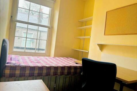 beau room .JPG