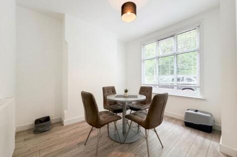 Park Road, Worsley, M28 photo 3