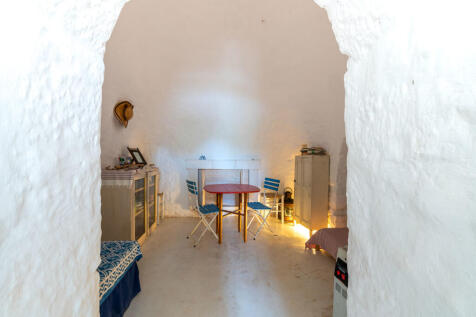 0022237-013_trullo_sessana_for_sale_ostuni_puglia_ital