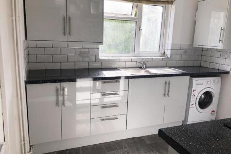 5 bedroom End Terrace for rent