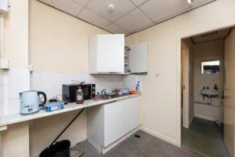 Commercial Property to rent Image 8